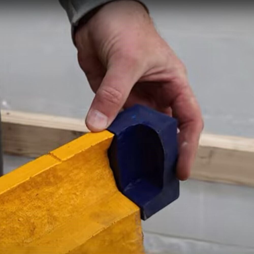 Chiseled Face 2″ Cantilever Step Liner Stamp